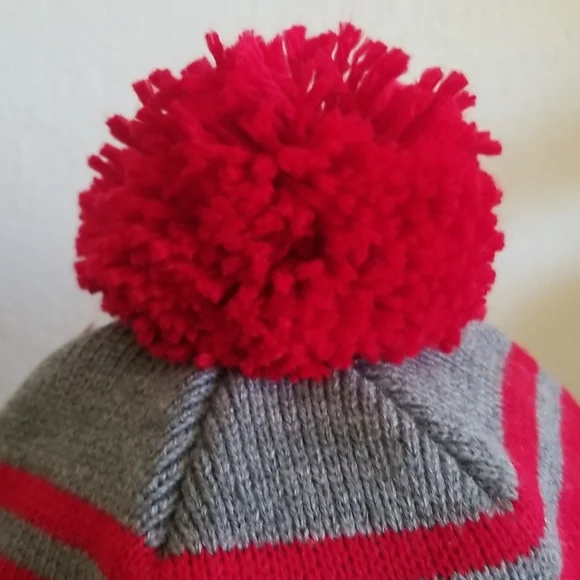 Mitchell & Ness Gray and Red Pom Hat - Picture 5 of 7